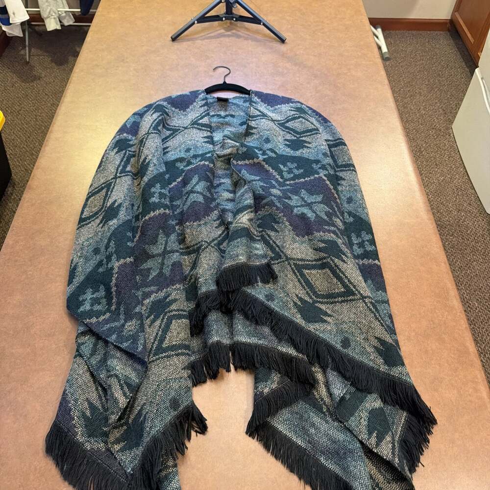 Aztec Diamond design Print Fringe Poncho fits like XL